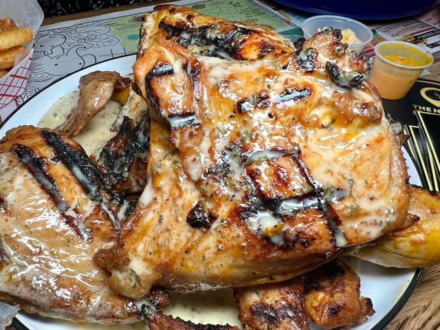 Platter 6-8 PPL  ( 3 WHOLE CHICKENS+20 WINGS+6 SIDES).